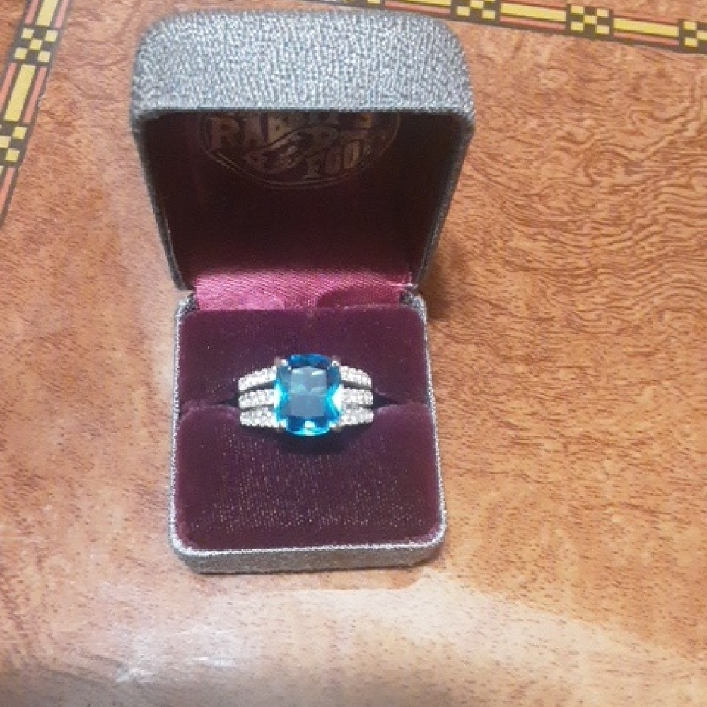 Elegant Blue and Silver Tone Women's Cocktail Ring